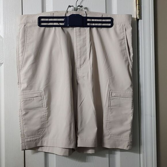 Chaps Golf Cream Quick Dry Moisture Wicking Golf Athleisure Shorts 6 Pockets - Picture 1 of 5